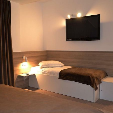 Hotel Rehoma بيتستِ المظهر الخارجي الصورة